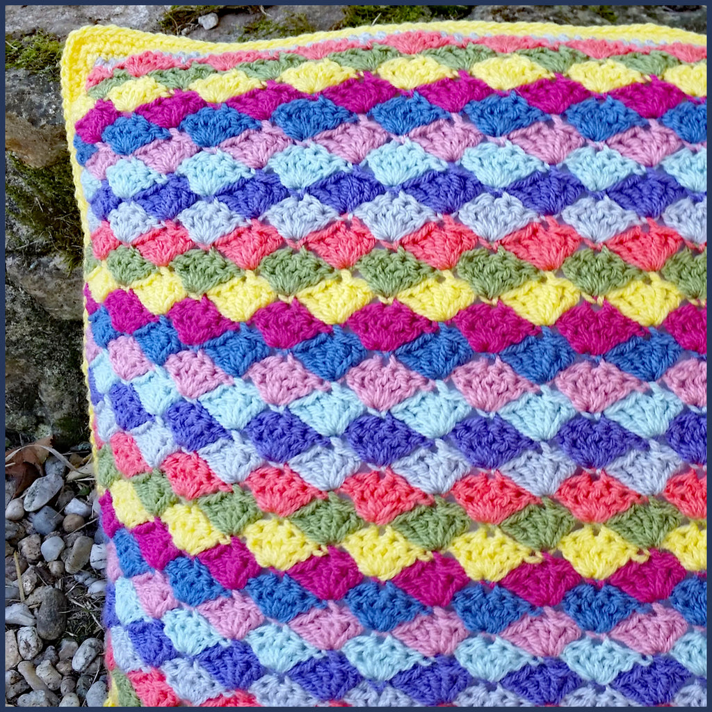 shell stitch crochet cushion 