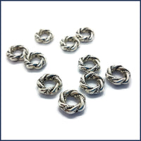 Double Twist Ring Markers