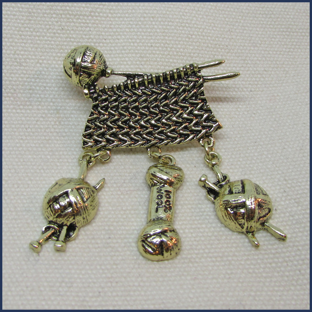 sweater knitting badge pin on canvas bag